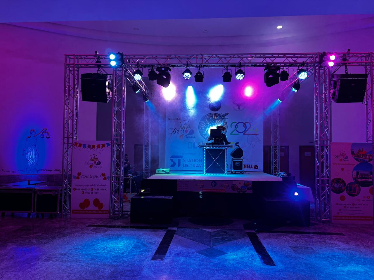 location scène Casablanca, location structure événementielle Maroc, location scène et structure Rabat, matériel événementiel Casablanca, location podium Maroc, installation scène pour événements, location estrade Casablanca, services d’animation événementielle Maroc, location scène Marrakech, location structure Fès, location matériel événementiel Tanger, scène et structure Mohammedia, événements Casablanca Rabat, scène pour mariage Maroc, structure pour concerts Casablanca, éclairage et sonorisation événements, installation professionnelle de scène, location scène pour festivals
